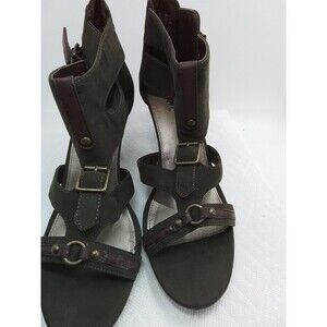 Fioni Sandals U.S. Ladies size 10 Open toe Straps and buckles 3inch Heel